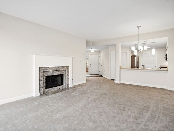 3rd image of 1014 E Wilson Ave Unit 1014