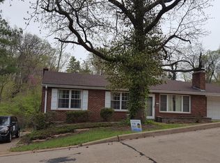 3850 Waco Dr, Saint Louis, MO 63121