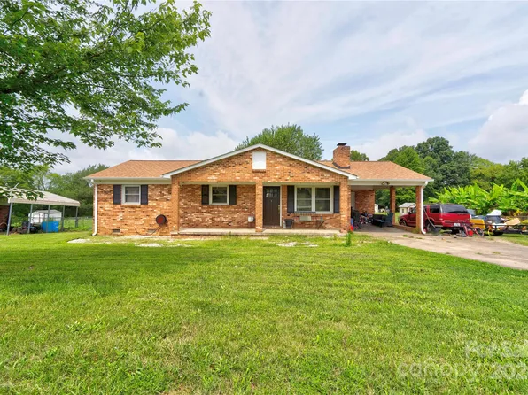 110 McGinnis Dr, Grover, NC 28073