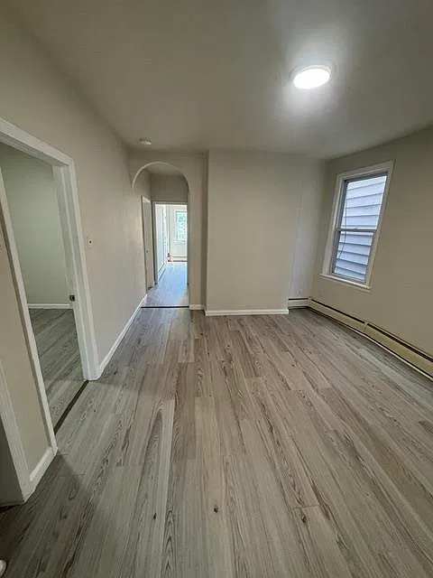 3 bed, 1.0 bath, $2,200 — Photo 3