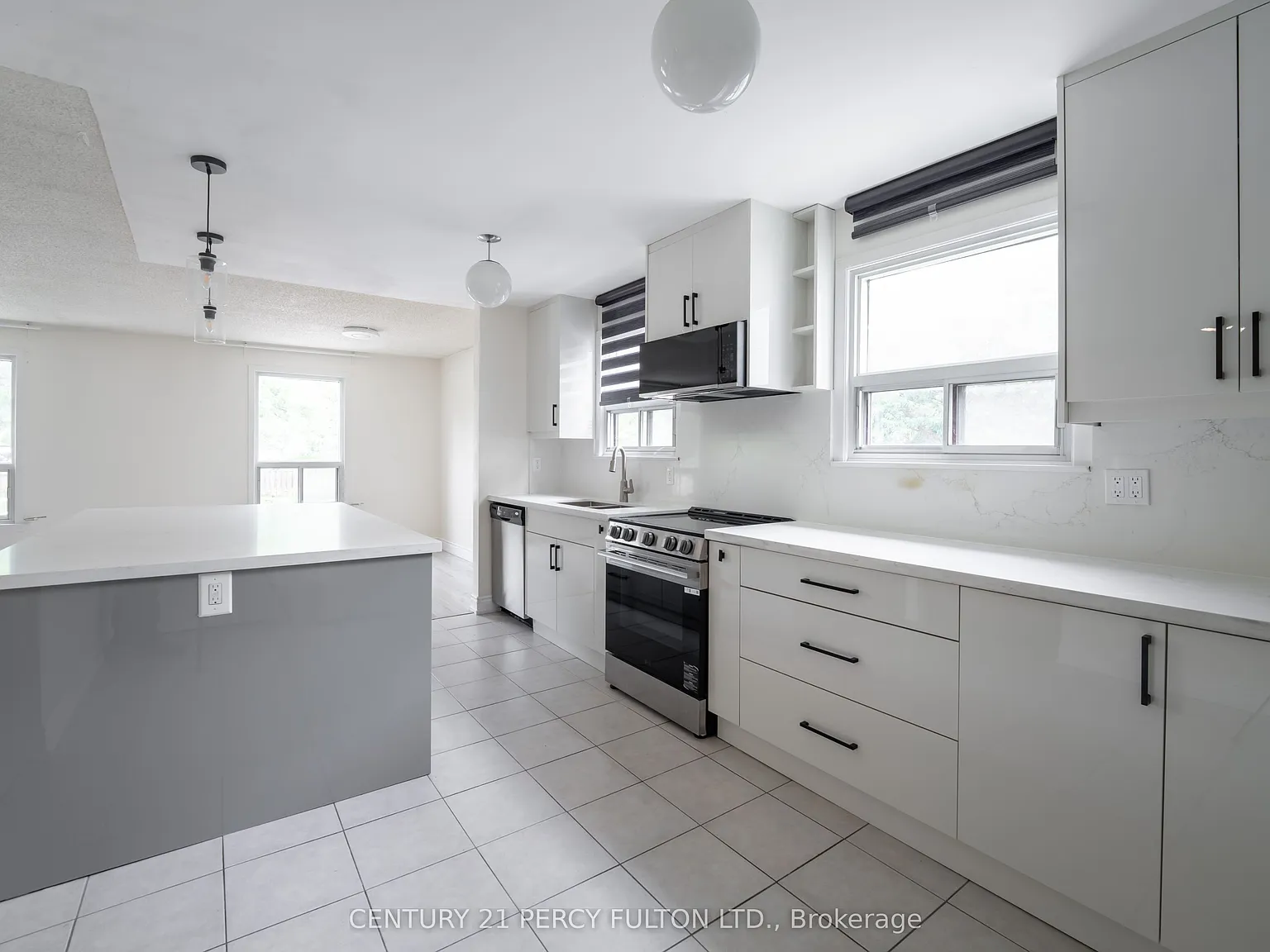 3 bed, $3,290 — Photo 3