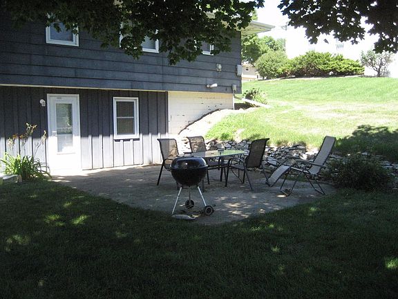 4th image of 1001 Grandview Dr