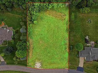W9008 Forest Ridge Dr, Hortonville, WI 54944