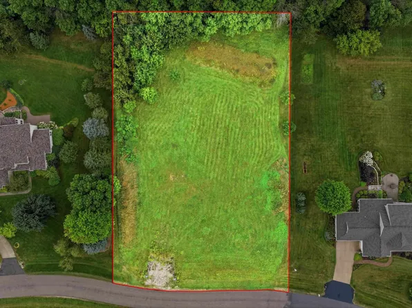 W9008 Forest Ridge Dr, Hortonville, WI 54944