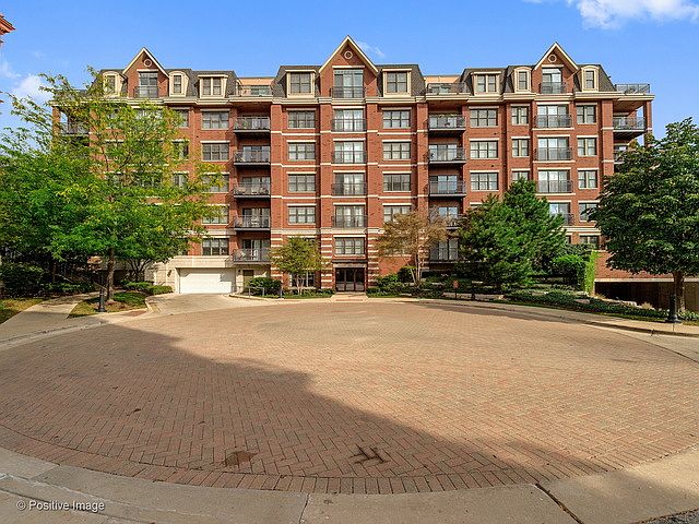 1st image of 255 E Liberty Dr APT 401