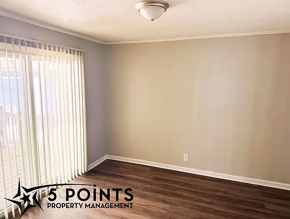 601 W Glendale St — Photo 30