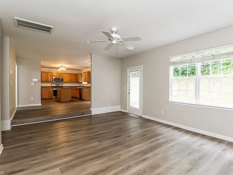 4625 Canipe Dr — Photo 6