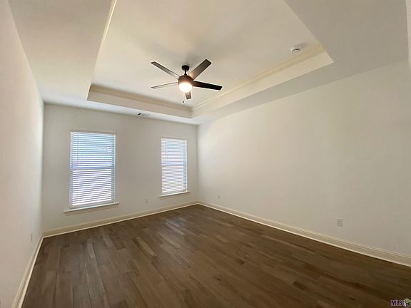 4th image of 16109 Knoll Creek Ave