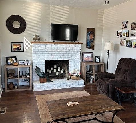 4th image of 518 NW 4th St