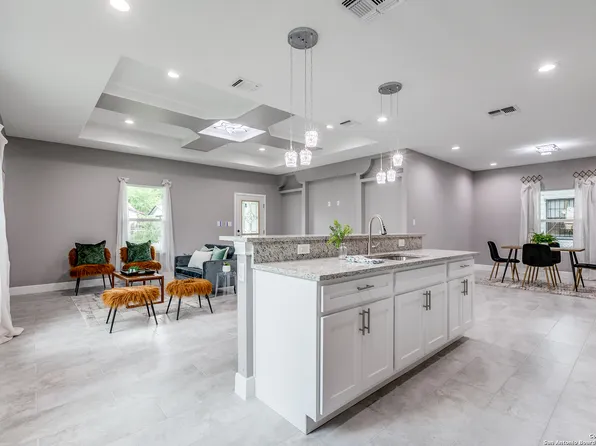 1018 Vermont St, San Antonio, TX 78211