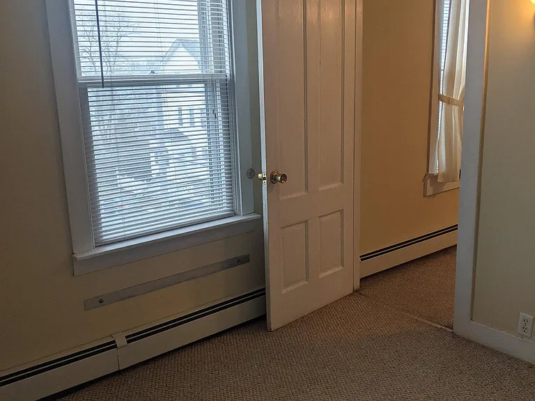 575 Mount Hope Ave #3 — Photo 13