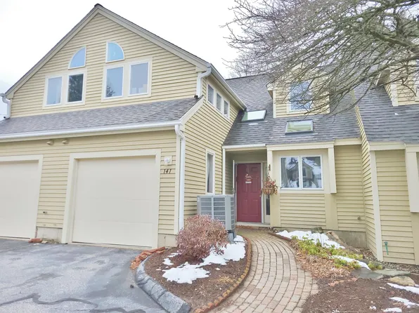 141 Courtyard Ln #141, Storrs Mansfield, CT 06268