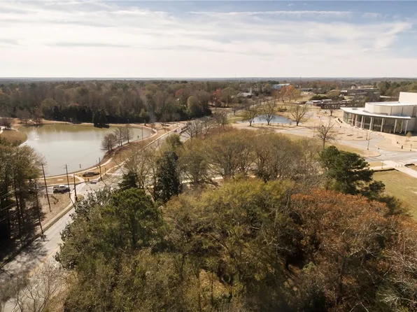 828 S College St, Auburn, AL 36830