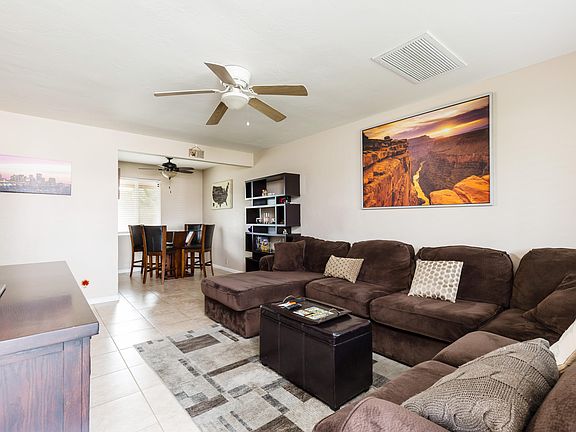 4th image of 901 E Echo Ln