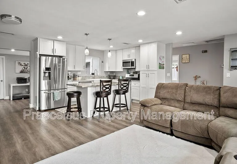 1512 Walbollen St — Photo 12