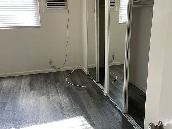 3rd image of 14924 Dickens St APT 11
