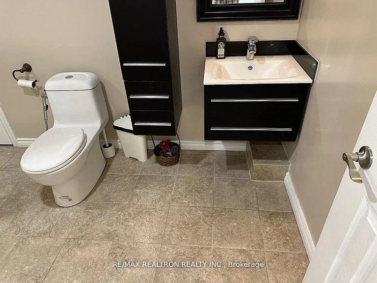 69 Gatcombe Cir #BASEMENT — Photo 23