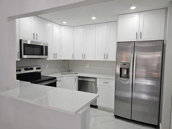 4995 Sable Pine Cir, West Palm Beach, FL