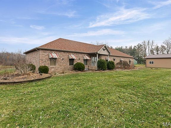 2nd image of 728 Shawnee Rd