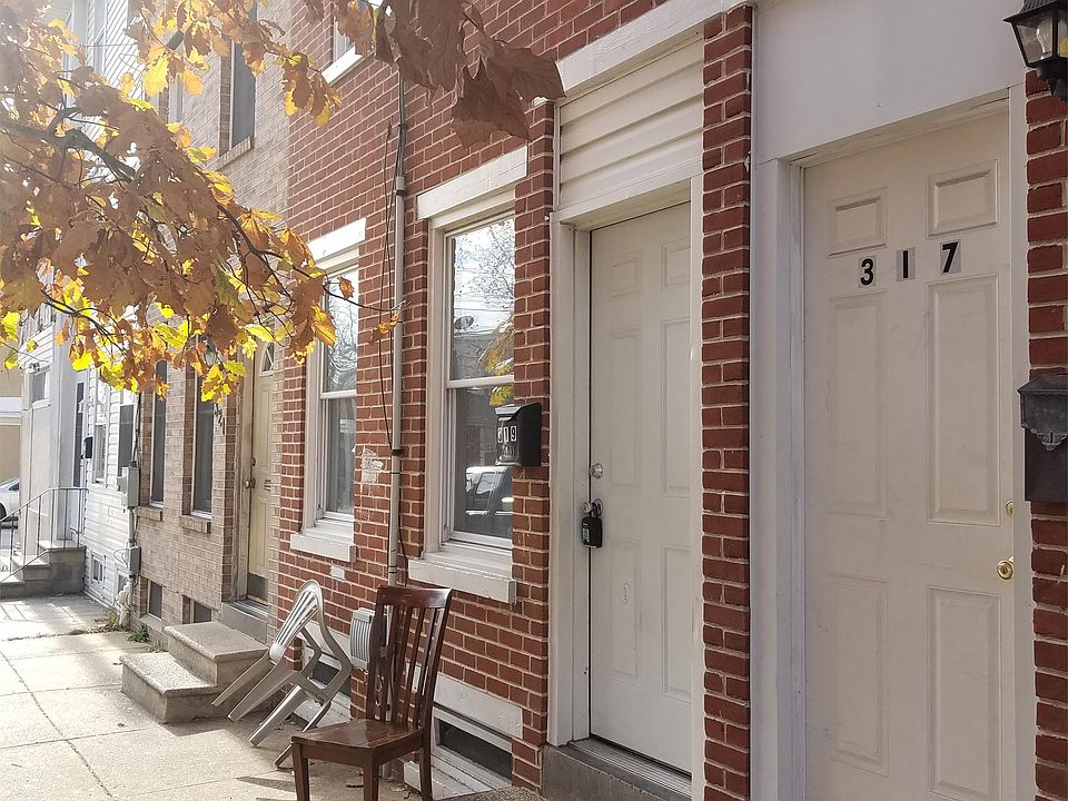1st image of 319 S Jackson St