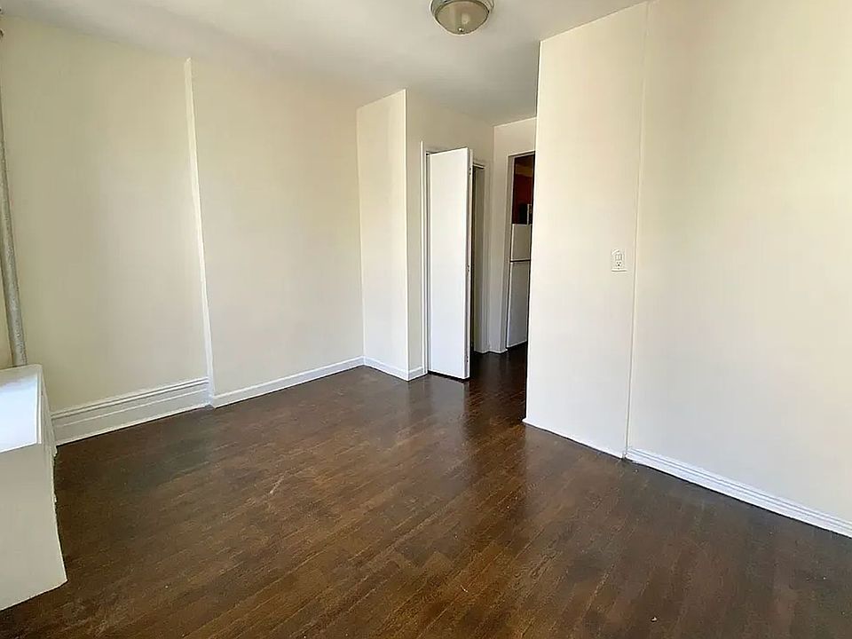 2nd image of 1604 1st Ave #5B1