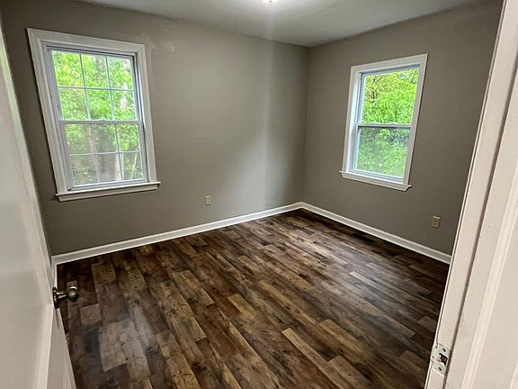 2nd image of 4805 Curtis Cir