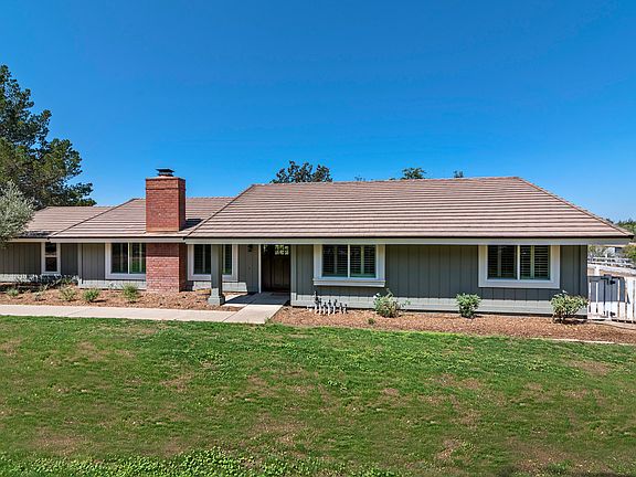 3rd image of 1351 Calzada Ave