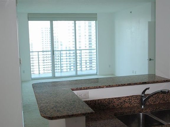 4th image of 325 Biscayne Blvd #2919