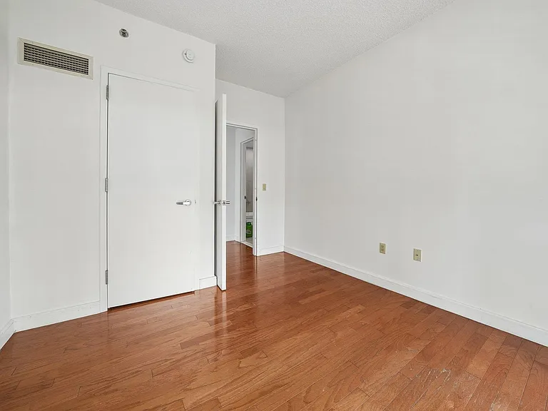 1 Short St #901 — Photo 22