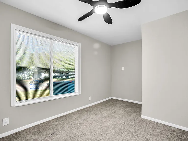125 Vandenburg Dr — Photo 10