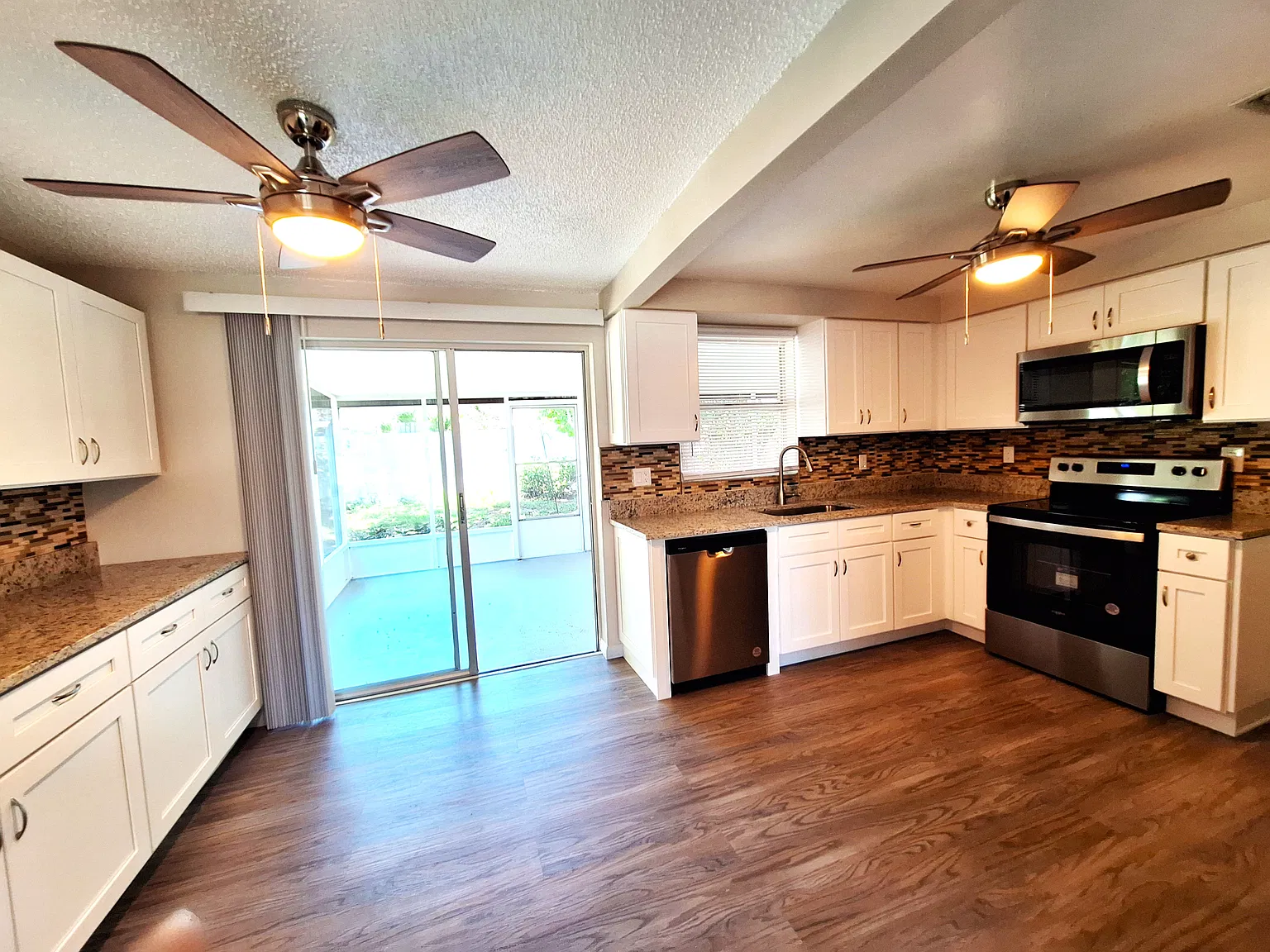 3 bed, 1597 sqft, $2,600 — Photo 2