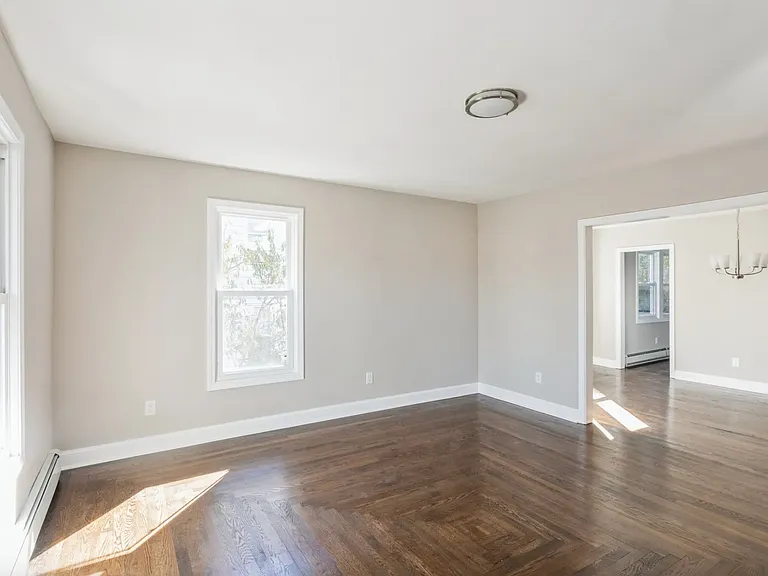 141-143 Olive St — Photo 2