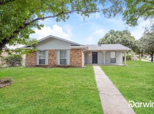 2720 Groveridge Dr, Dallas, TX 75227