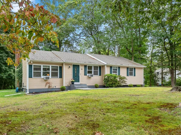 16 Oakwood Drive, Ledyard, CT 06335
