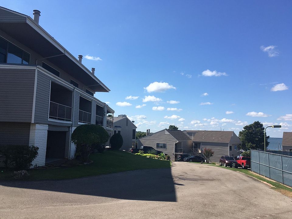 1st image of 426 Yacht Club Dr APT A