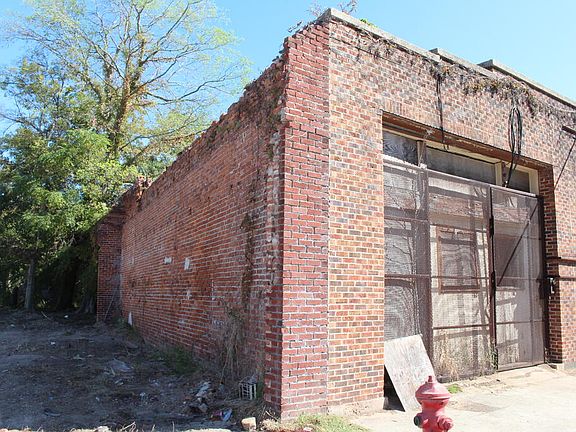2nd image of 113 Chiz St