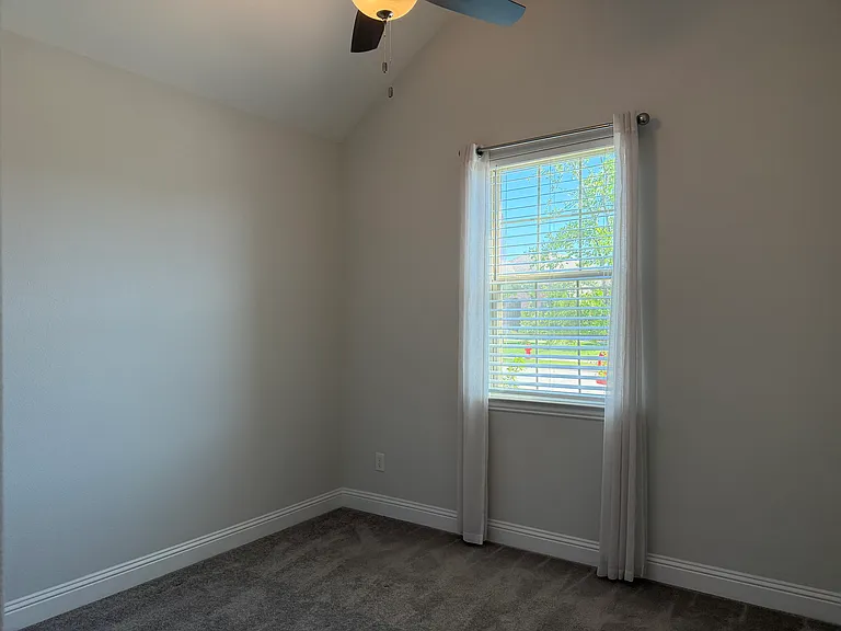 482 Prairie View Dr — Photo 11