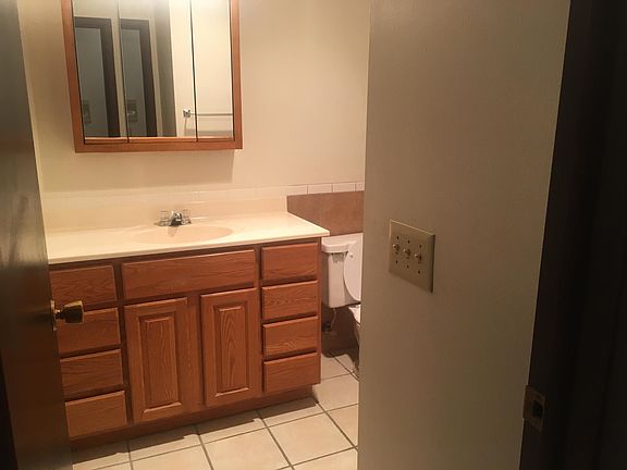 4th image of 114 E Paradise Dr