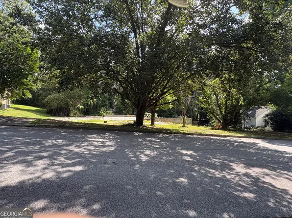 1874 Emerson Lake Cir, Snellville, GA 30078