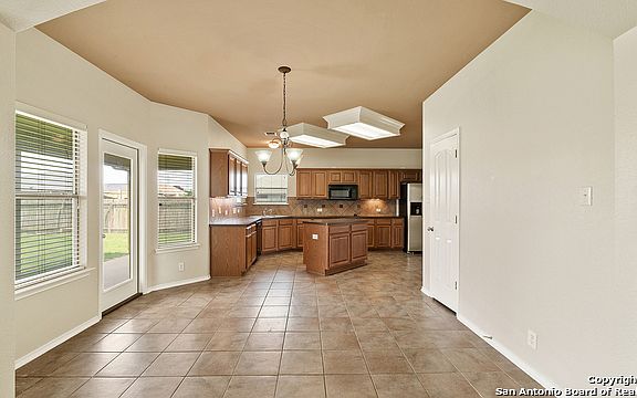 4th image of 15608 Echo Ln