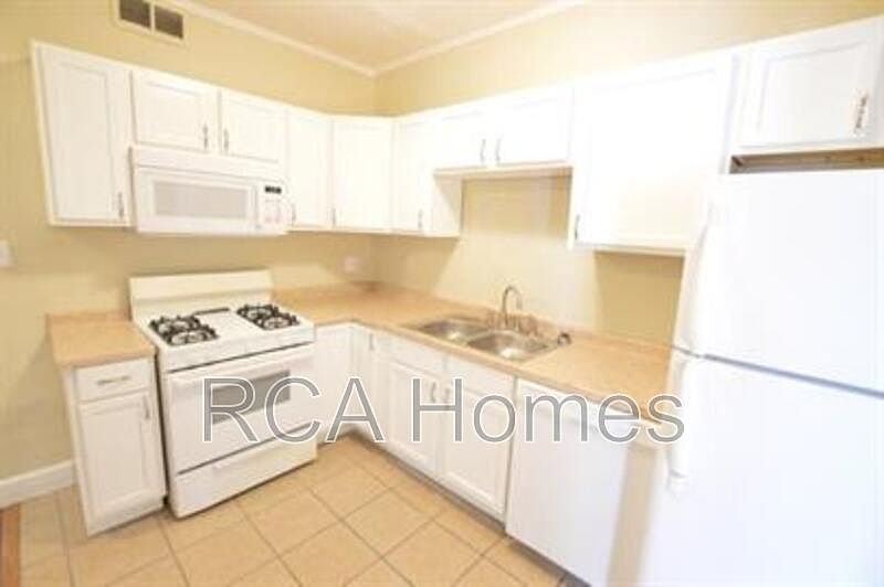 1st image of 2527 Shelby St APT 7