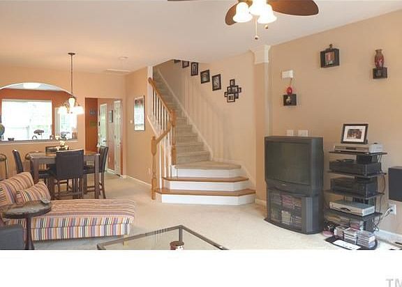 Living/Dining Area
