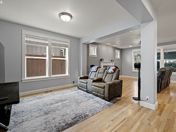 5th image of 729 S 68th Pl