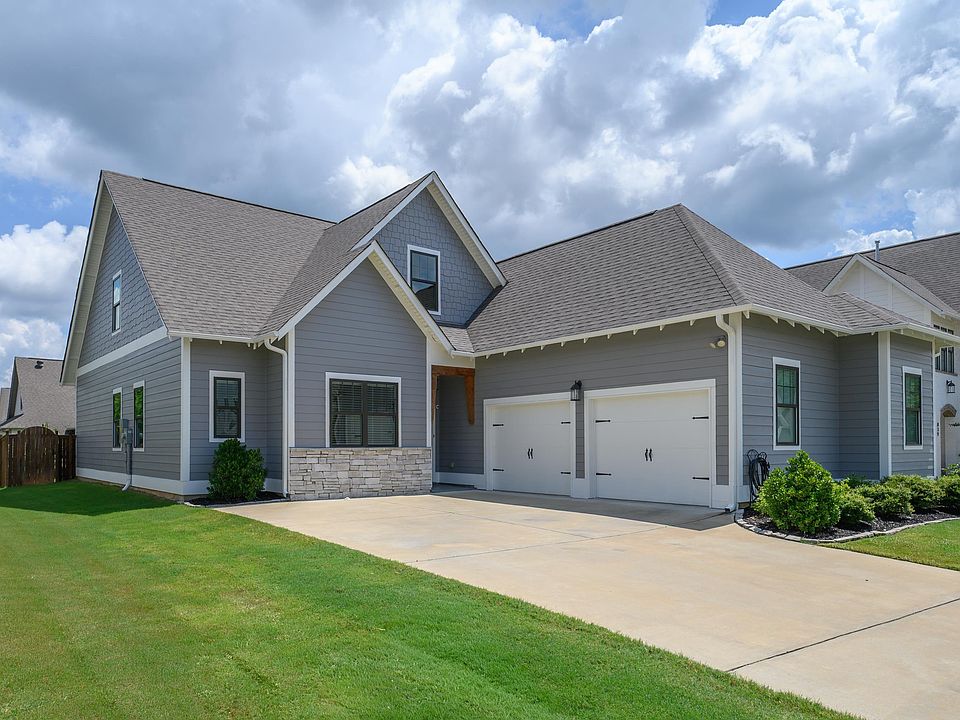 1st image of 835 Griffin Park Cir