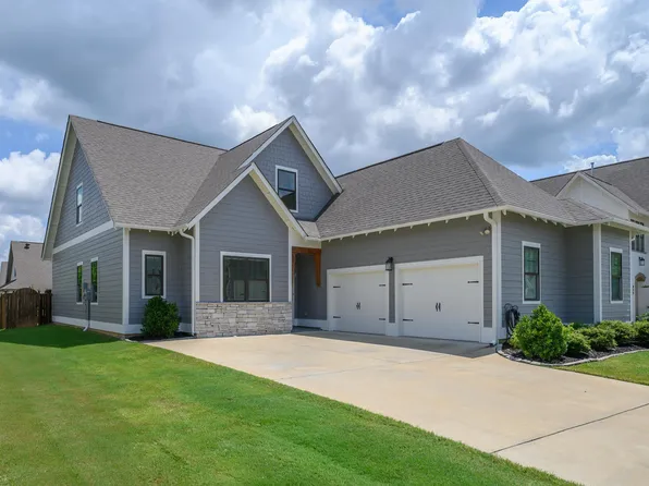 835 Griffin Park Cir, Birmingham, AL 35242