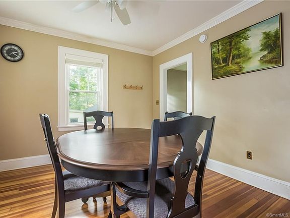 5th image of 44 Oaklawn Ave