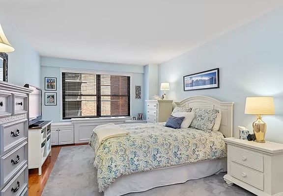 5th image of 505 E 79th St APT 4D
