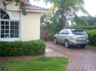 437 Kelly Ln, Weston, FL 33326