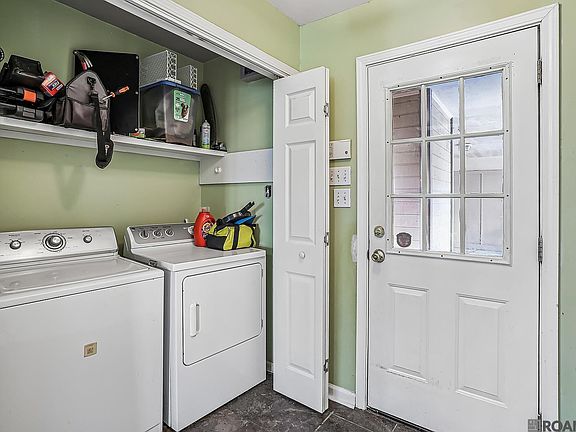 3rd image of 15332 Wentworth Ct