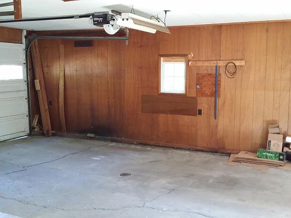 4th image of 603 N Walnut St